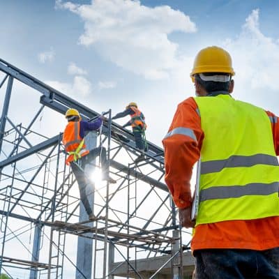 operai addetti alla costruzione impiantistica industriale